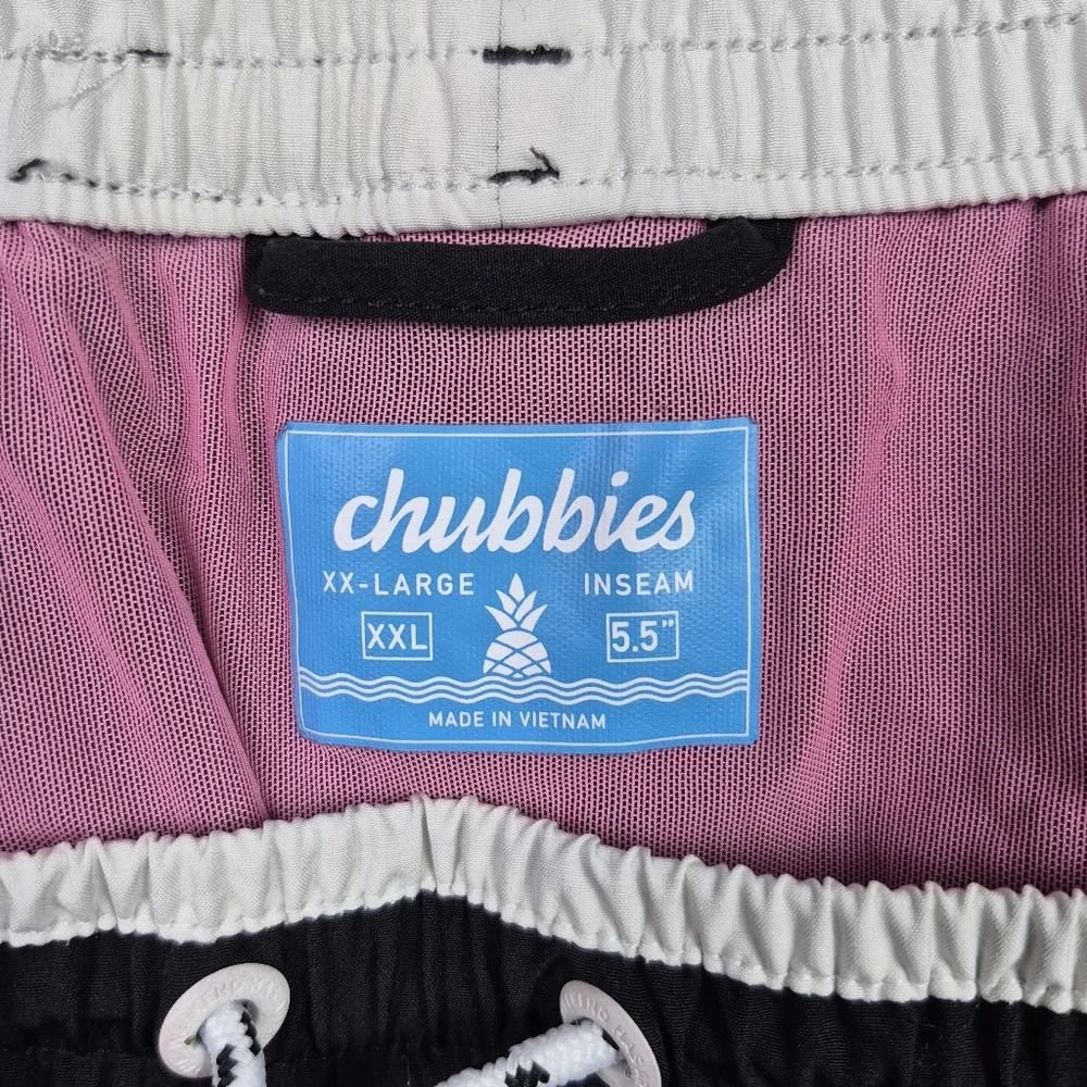 Chubbies Mens 2XL Black The‎ Capes 5.5 in Swim Trunks Resort Beach